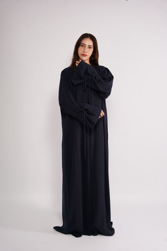Abaya with pleated arm and strings