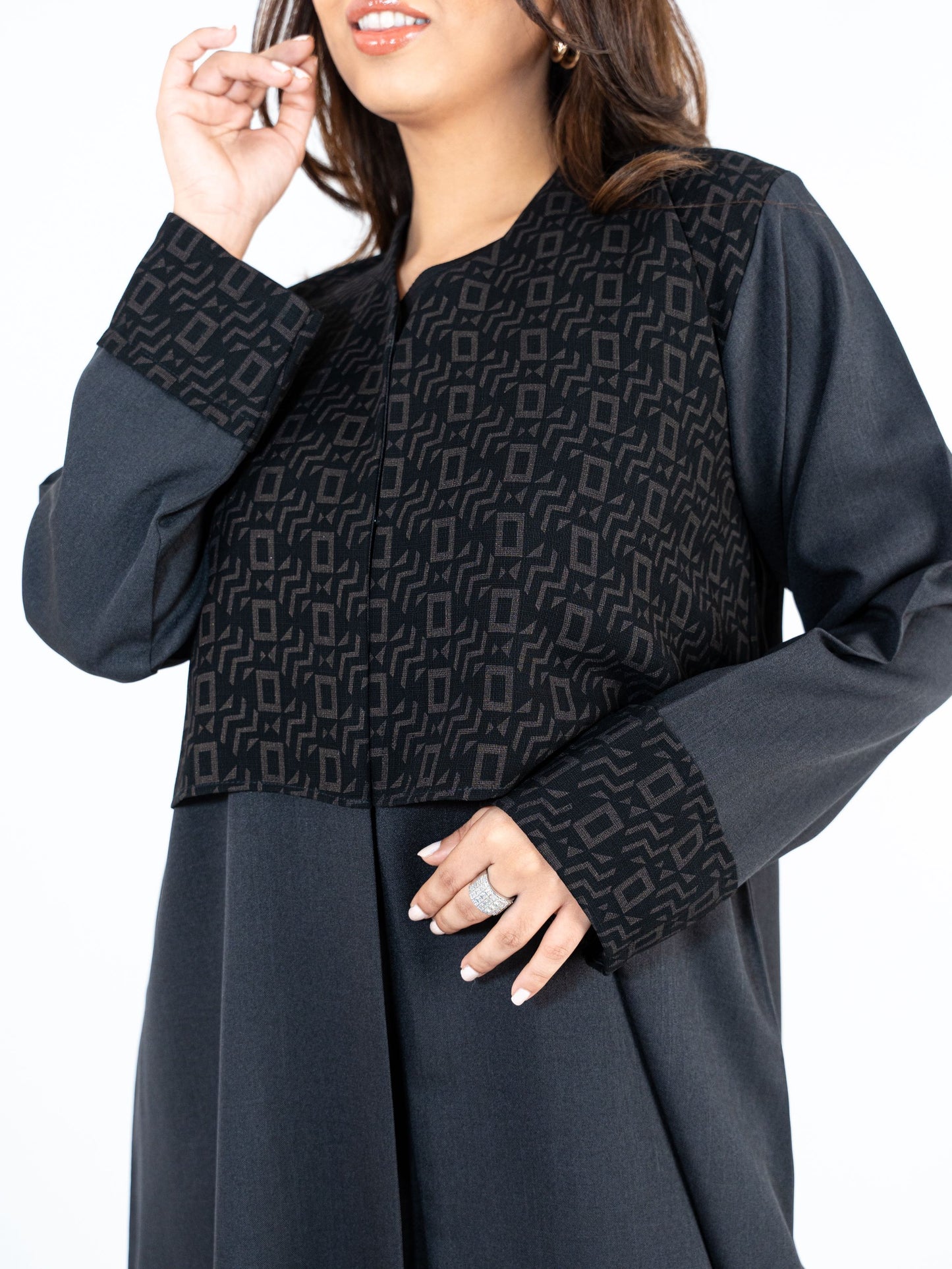 Black Fua jacquard fabric Abaya in upper geormetrical design