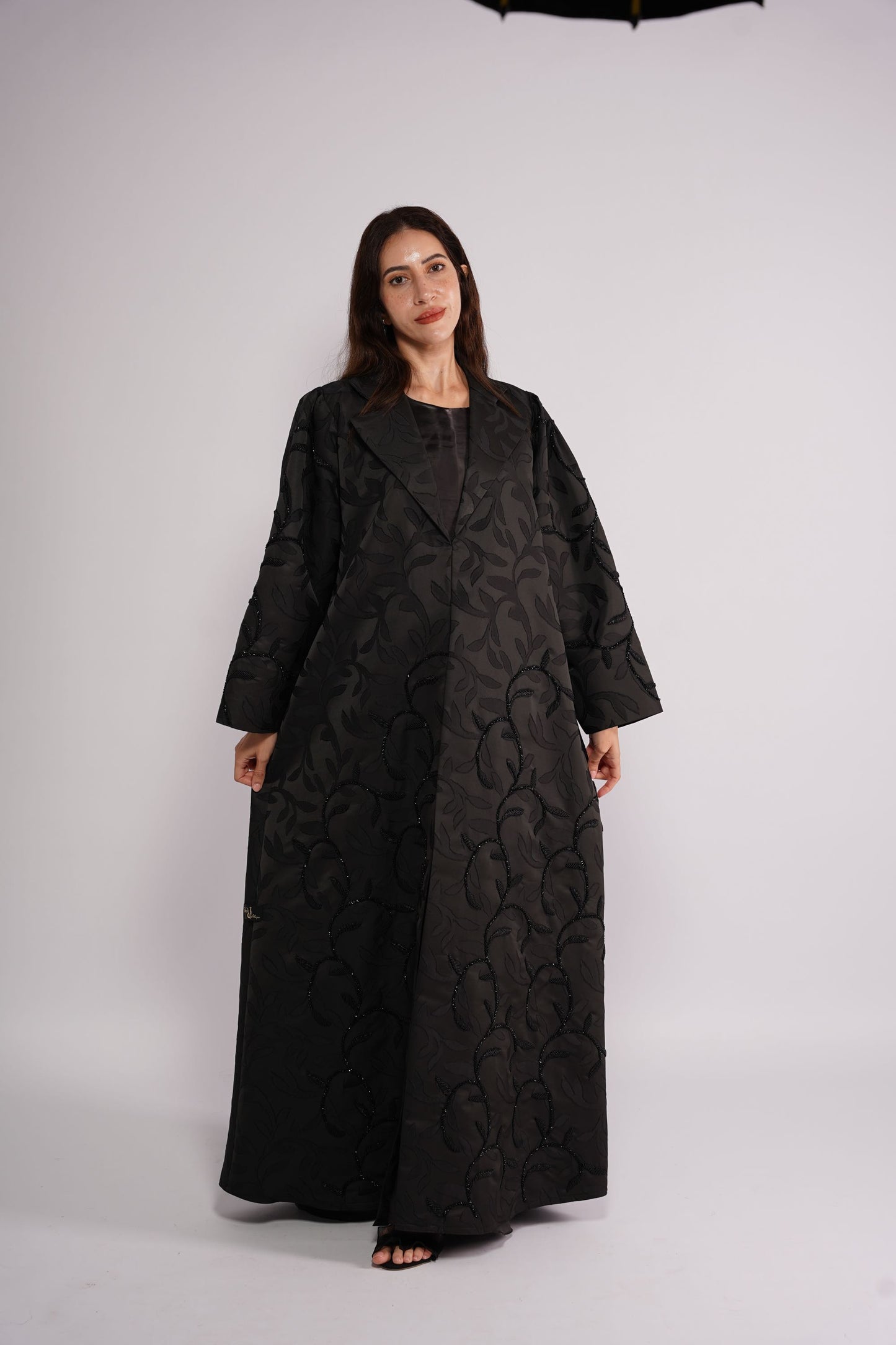 Abaya in soft jacquard with floral pattern
