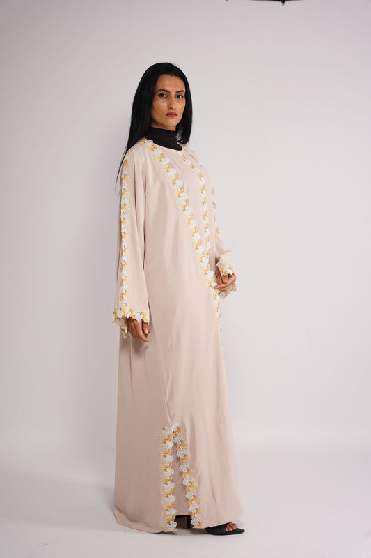 Abaya in nada fabric with floral lace patterns