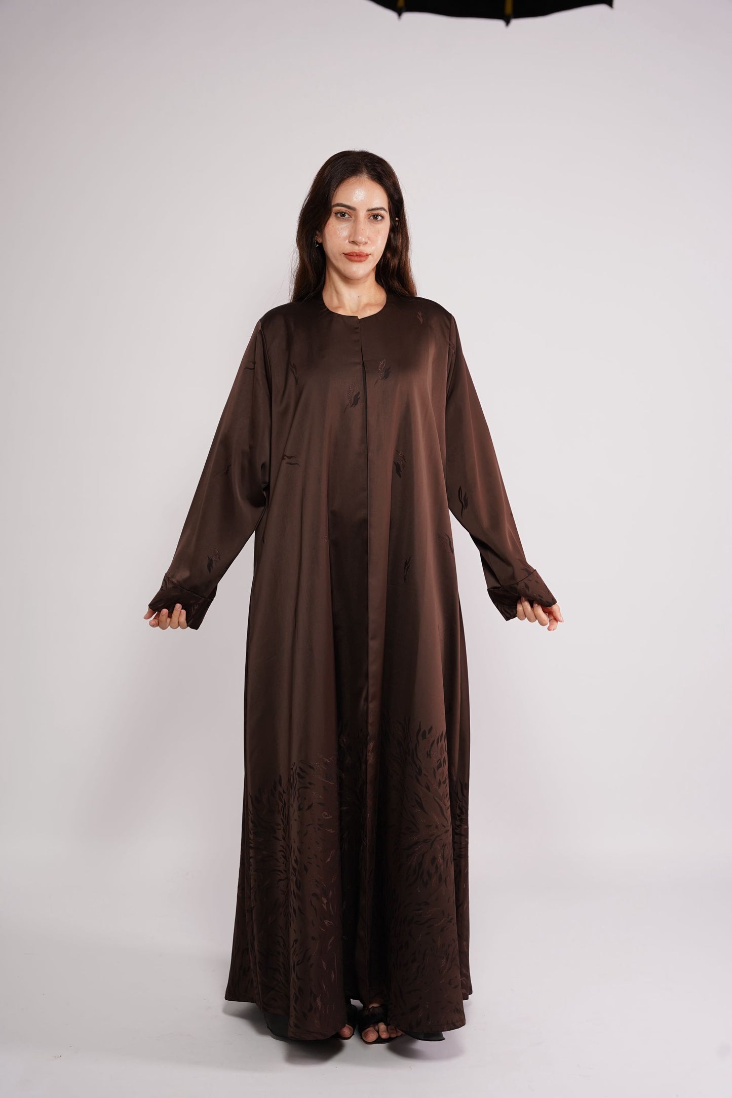 Abaya in cocao crepe fabric flora bottom