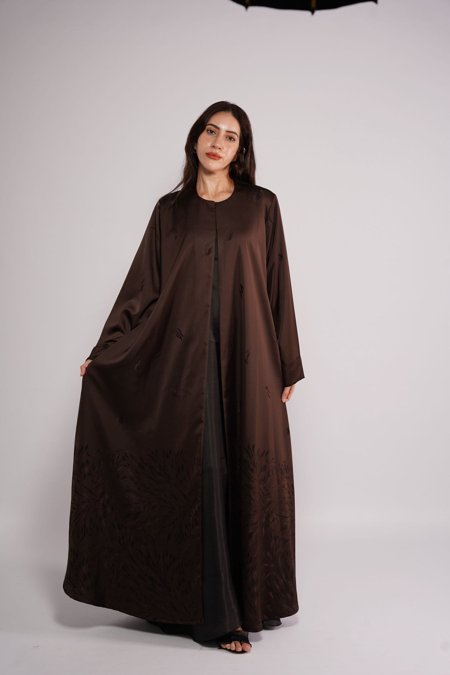 Abaya in cocao crepe fabric flora bottom