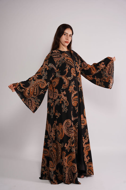 Abaya in crepe fabric with mustard effects